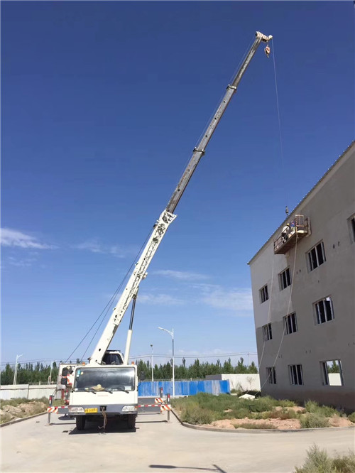 “輕裝強干”—— 吊車的 “輕量化臂架” 技術(shù)